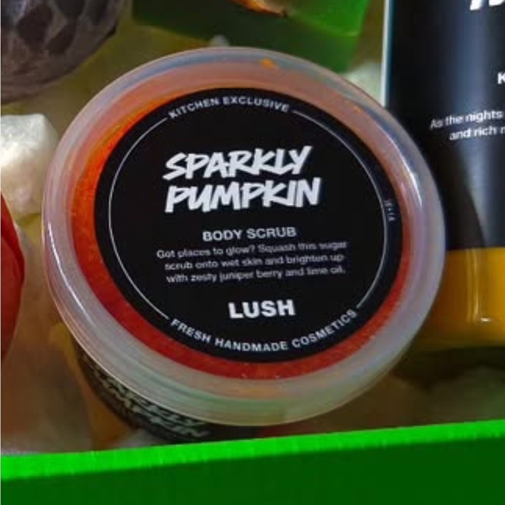 LUSH sparkly pumpkin shower scrub